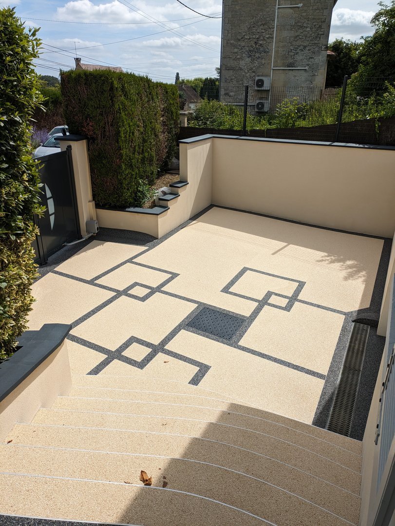 Terrasse et allée
